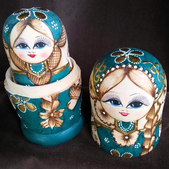 Adorable Traditional Ukrainian Hand Painted Wood Burned 7 Piece Nesting Dolls - Picture 1 of 15